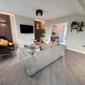  Holiday home The Perfect Place 3 Bedroom House With Garden And Parking United Kingdom