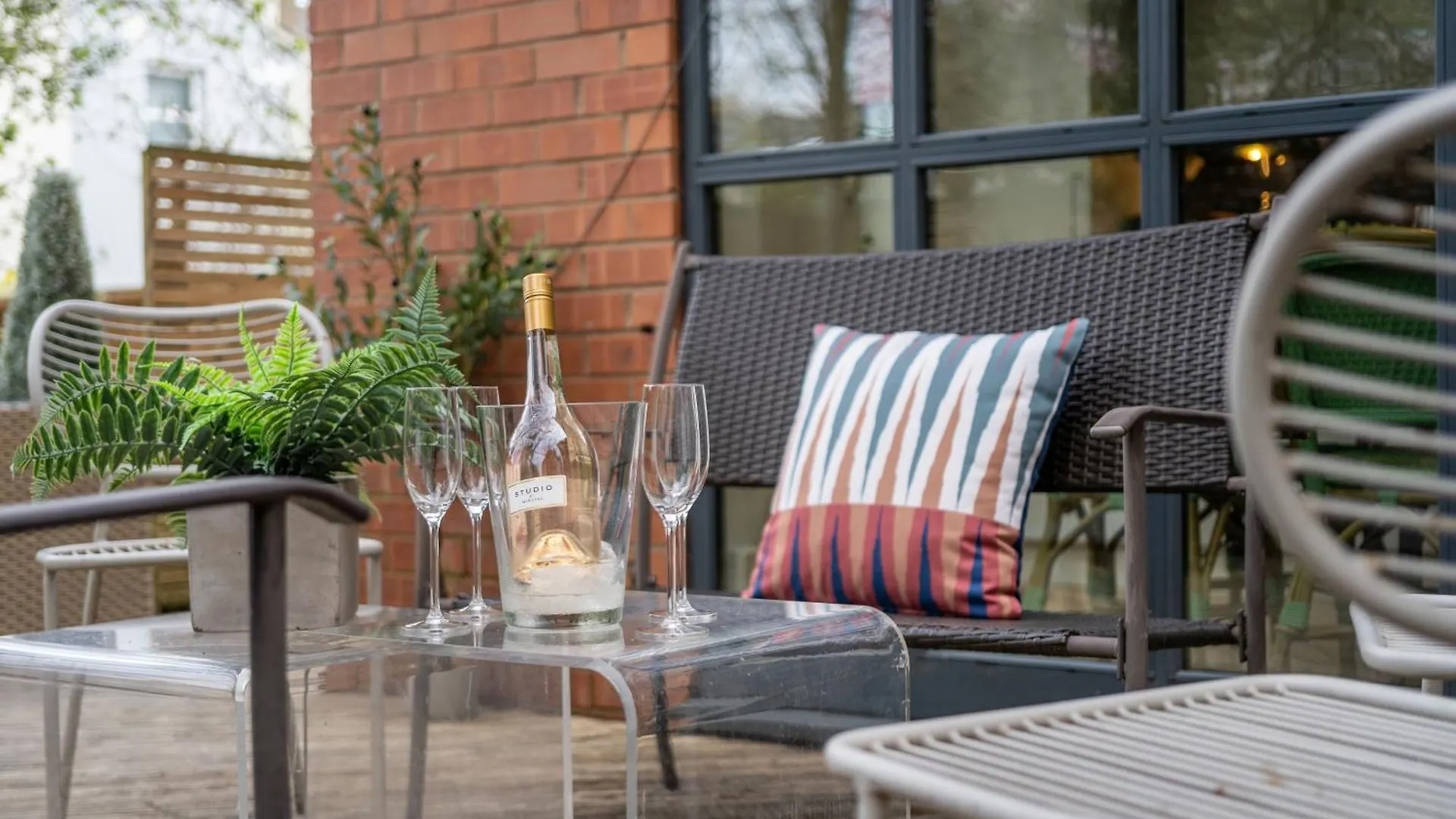 Victorian Townhouse 5 Bedrooms Cheltenham 0*,  United Kingdom