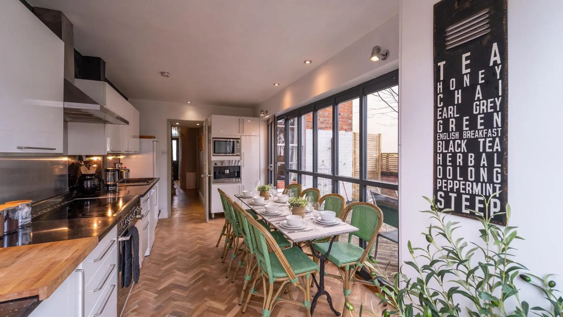 Victorian Townhouse 5 Bedrooms Cheltenham 0*,